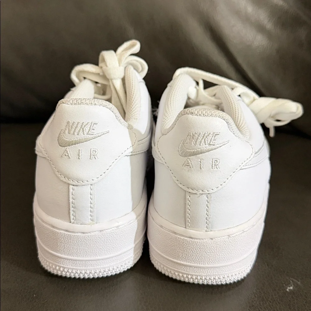 NWOB Nike Air Force 1 Low White Sneakers size 6Y